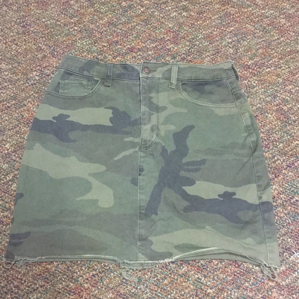 Hollister Camo Ultra High Rise Skirt